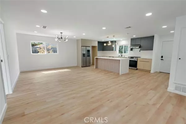 Woodland Hills (los Angeles), CA 91367,5548 Irondale Ave