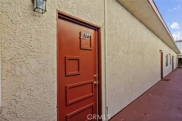Glendale, CA 91205,1523 E Windsor Road #209A