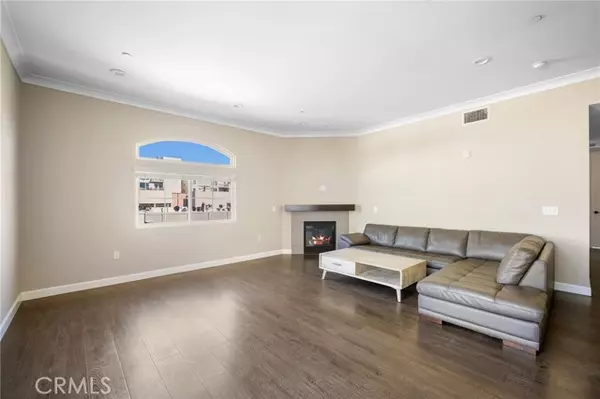 Glendale, CA 91203,342 Myrtle Street #302