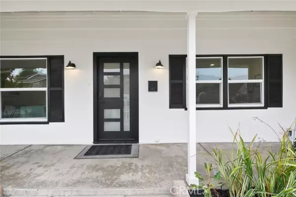 Lake Forest (el Toro), CA 92630,24282 Twig Street