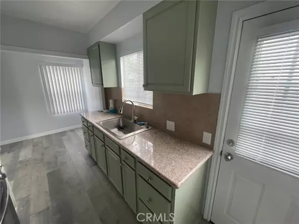 Burbank, CA 91504,2304 N Niagara