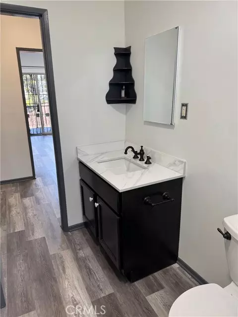 Los Angeles, CA 90039,2257 Ewing Street #5