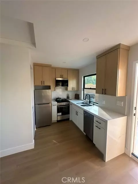 Woodland Hills (los Angeles), CA 91367,6331 JUMILLA #2
