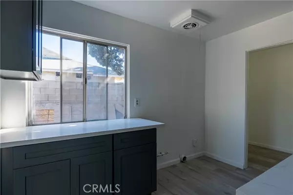 Reseda (los Angeles), CA 91335,17955 Cantara