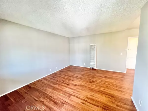 La Crescenta, CA 91214,3123 Foothill Boulevard #21