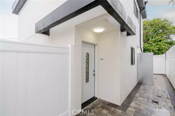 Northridge (los Angeles), CA 91343,8965 Mclennan Avenue