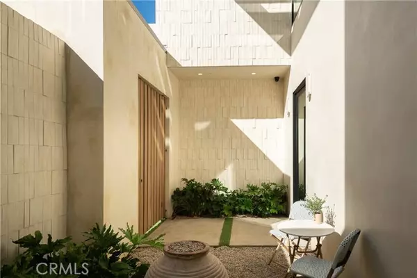 Sherman Oaks, CA 91423,4824 Calhoun
