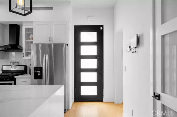 Northridge (los Angeles), CA 91343,9462 N Odessa Avenue