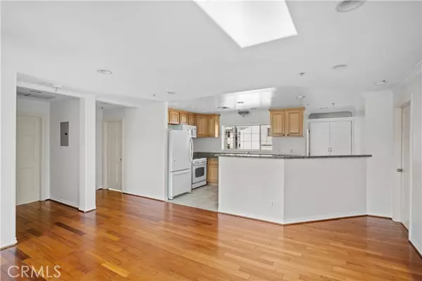 Burbank, CA 91501,617 E Tujunga Avenue #201