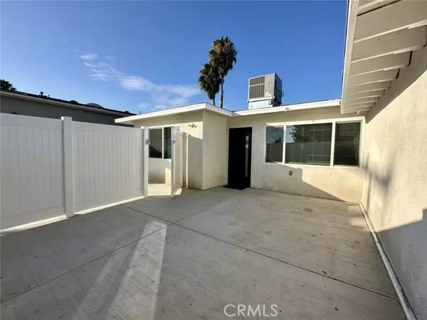 North Hollywood (los Angeles), CA 91605,8226 Webb Avenue #1