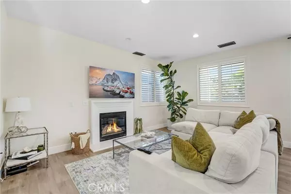 Saugus (santa Clarita), CA 91350,19920 Holly Dr