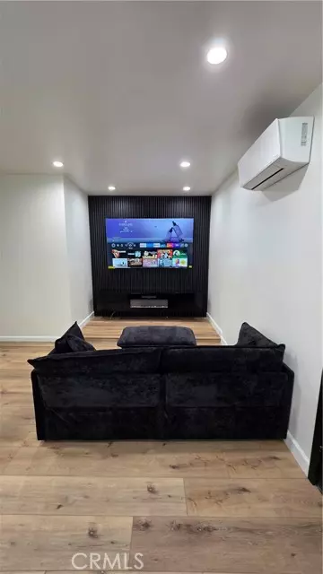 Reseda (los Angeles), CA 91335,7047 Nestle Avenue