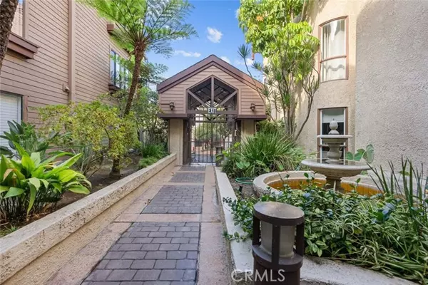 Glendale, CA 91206,236 N Louise Street #303