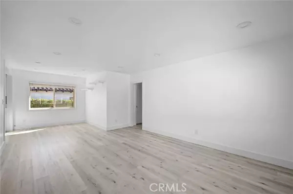 West Hollywood, CA 90046,7969 Norton Avenue #15