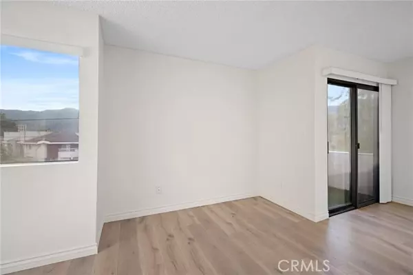 La Crescenta, CA 91214,3105 Montrose Avenue #4