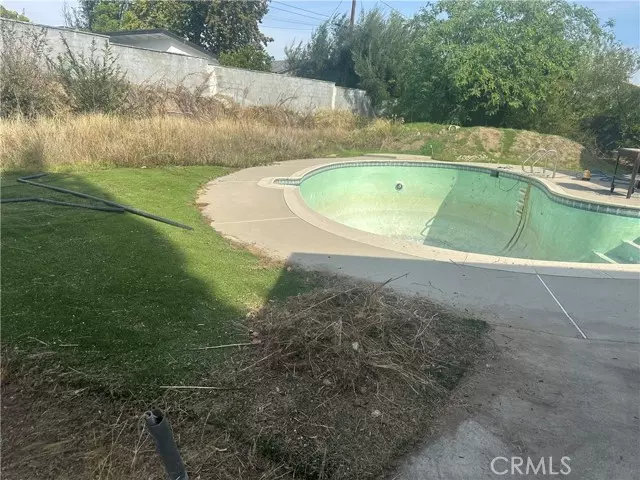 Granada Hills (los Angeles), CA 91344,17311 Halsey