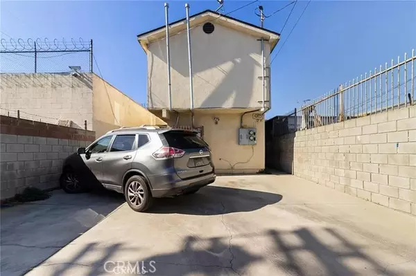 Los Angeles, CA 90003,9714 S Main Street