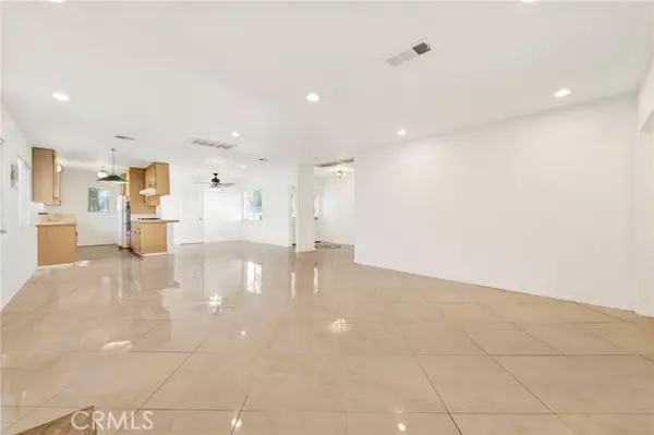 North Hills (los Angeles), CA 91343,15901 Lassen Street