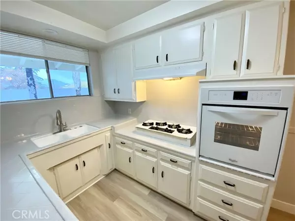 Glendale, CA 91208,3335 Triangle Place #5