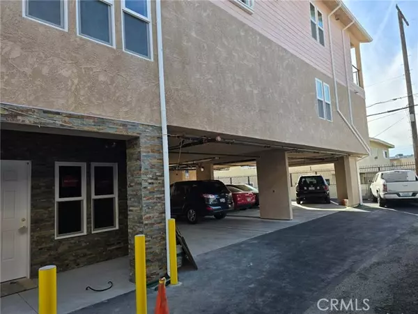 North Hollywood (los Angeles), CA 91605,11808 Hart Street