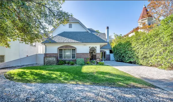 217 N Lima, Sierra Madre, CA 91024