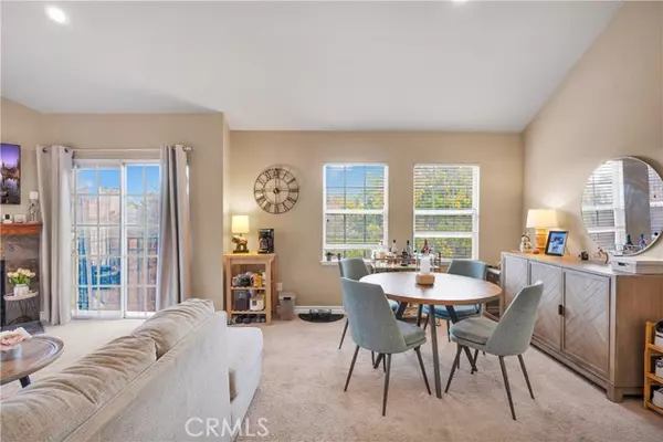 Valencia (santa Clarita), CA 91355,24151 Del Monte #348