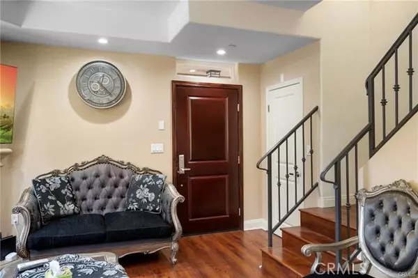 North Hollywood (los Angeles), CA 91601,11323 Huston #1