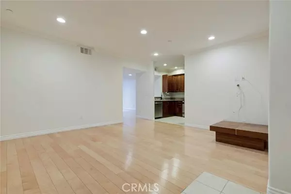 Burbank, CA 91501,556 E Palm Avenue #102