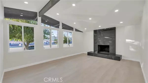 Granada Hills (los Angeles), CA 91344,10334 Louise