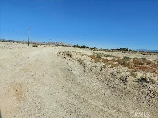 Lucerne Valley, CA 92356,0 Locust Parcel #0450-024-01 Avenue