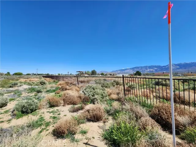 1 Near Sunset Road, Lucerne Valley, CA 92356