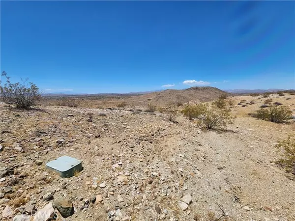 Joshua Tree, CA 92252,10 Moonlight Mesa Road