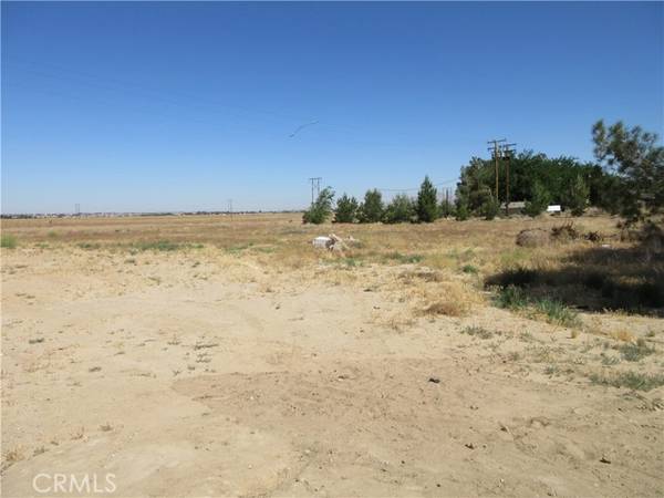 19968 Bear Valley Road, Apple Valley, CA 92308