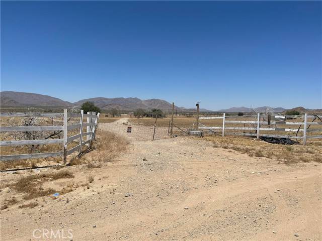 Lucerne Valley, CA 92356,17420 Meridian Road