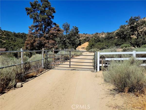 3131 Whispering Pines Rd, Wrightwood, CA 92397