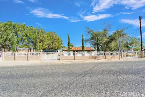 17490 Yucca Street, Hesperia, CA 92345