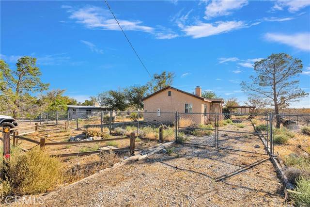 9405 Mesa Road, Lucerne Valley, CA 92356