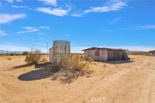 Apple Valley, CA 92307,18142 Navajo Road