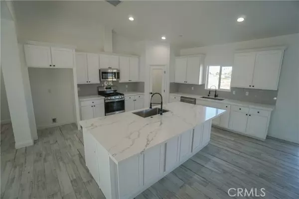 Apple Valley, CA 92308,21282 Laguna Road