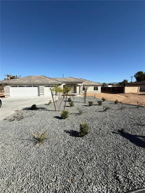 13033 Casco Road, Apple Valley, CA 92345