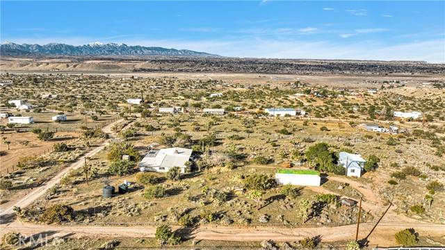 20720 Chickawill Road, Apple Valley, CA 92308