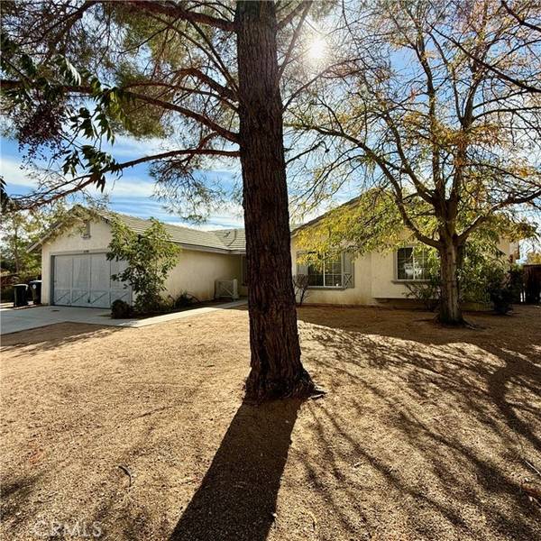 22594 Cuyama Court, Apple Valley, CA 92307