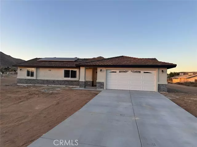 20218 Zuni Road, Apple Valley, CA 92307