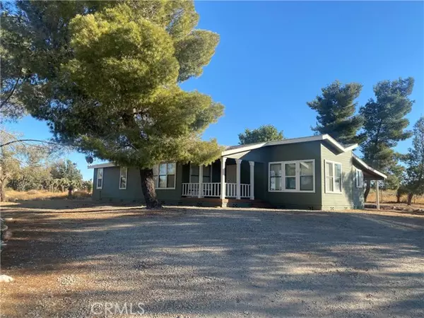 9623 Smith Road, Phelan, CA 92371