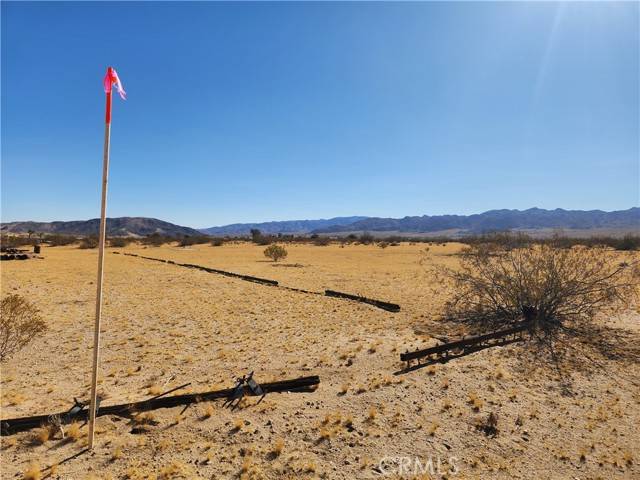 2 Sunkist Road, Joshua Tree, CA 92252