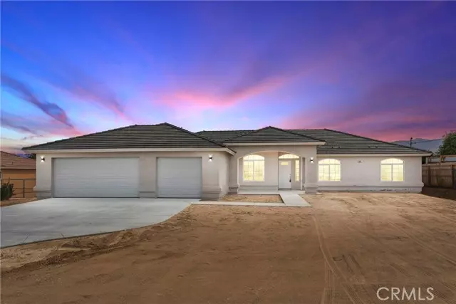 8569 Oakwood Avenue, Hesperia, CA 92345