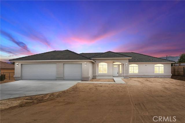 8569 Oakwood Avenue, Hesperia, CA 92345