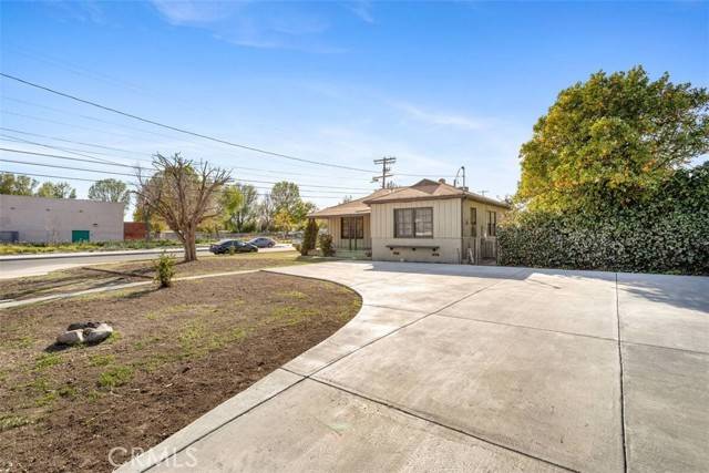 8503 Newcastle Avenue, Northridge (los Angeles), CA 91325