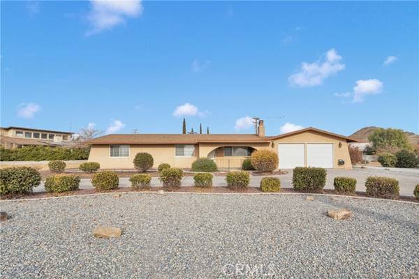 16403 Wintun Road, Apple Valley, CA 92307