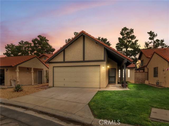 19281 Cottonwood Drive, Apple Valley, CA 92308